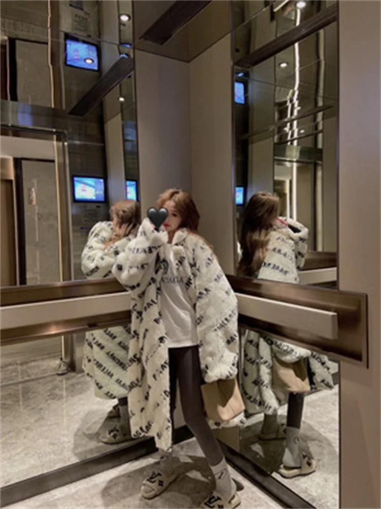 Пальто женское белое свободное толстые длинные меховые куртки зима 2022 новая