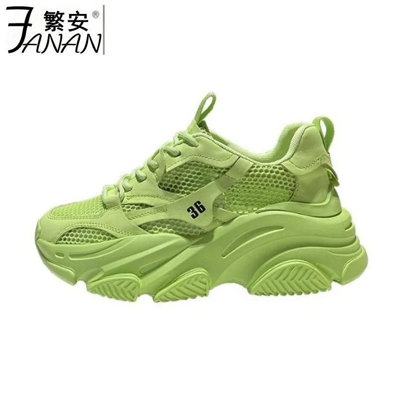 Женские массивные кроссовки сетчатые дышащие белые теннисные туфли на платформе