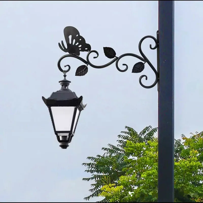 

Wall Mounted Iron Flower Pot Hanger European Style Hanging Plants Bracket for Outdoor Garden Indoor Patio Decor