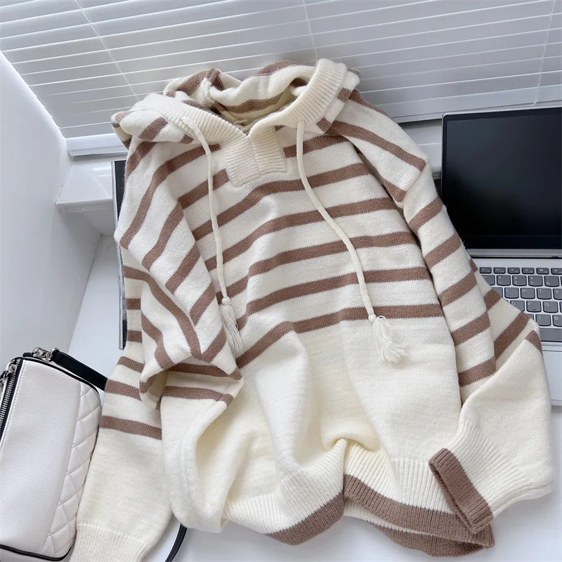 

Новинка 2022, осенне-зимнее женское пальто в полоску контрастных цветов в стиле преппи с капюшоном и шнурком, женский свитер