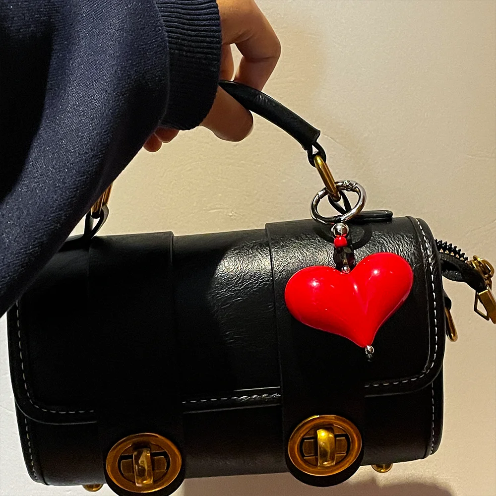 Novi Good-looking Dopamine Stringting Same Single Big Love Girl Bag Pendant Mobile Phone Charm