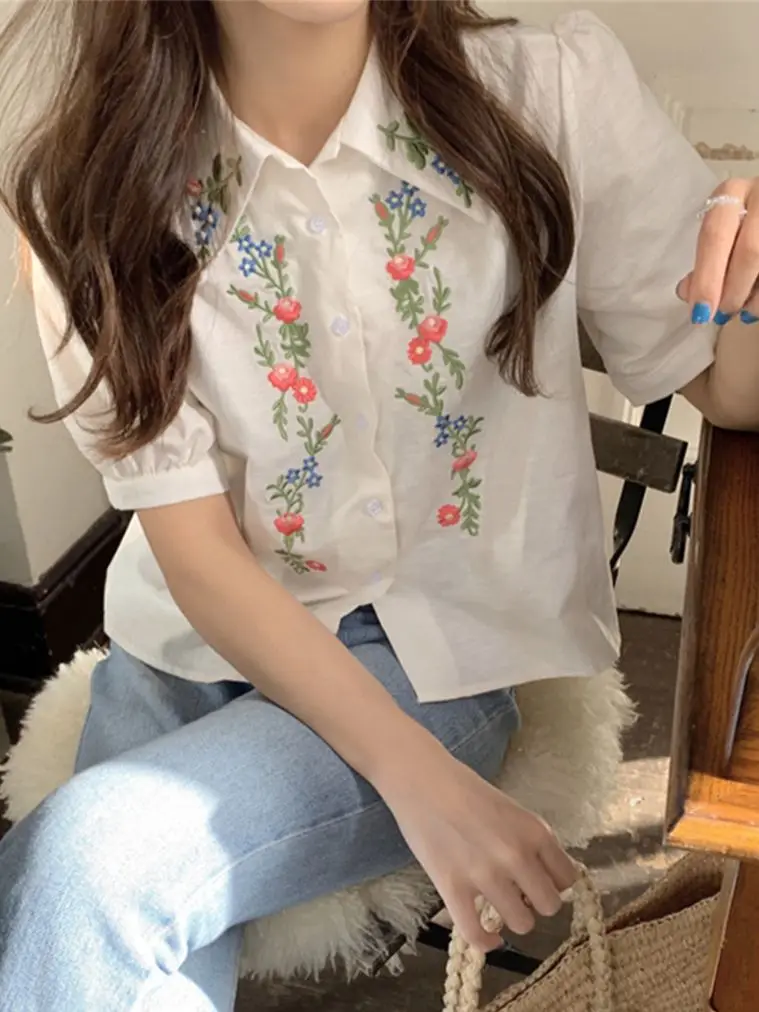 

Alien Kitty White Loose Embroidery Flowers Shirts Summer Women Sweet Slim Tops Short Sleeves 2022 Cotton Linen Fashion Work Wear