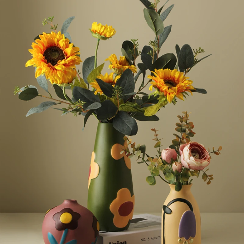 

Modern Minimalist Ceramic Painted Vase for Home Decoration with Dried Flowers Suitable for Living Room Study Office Nordic Style