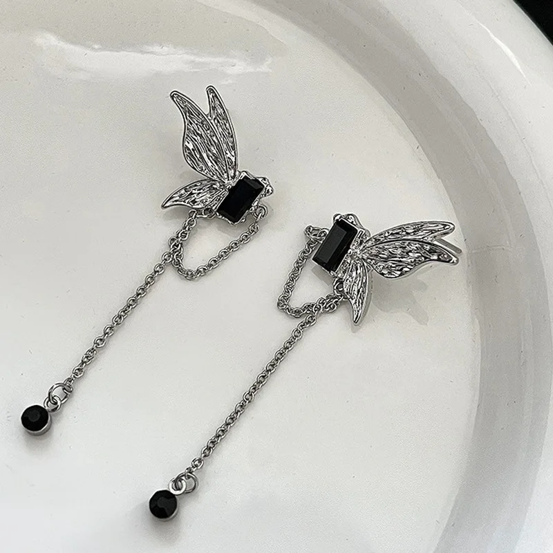 

U-Magical Temperament Black Rhinestone Butterfly Dangle Earings for Women Trendy Long Chain Tassel Metal Earings Jewelry