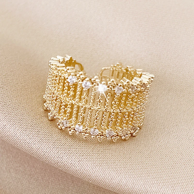 

Metal Exaggerated Hollow Mesh Inlaid Zircon Gold Color Open Rings for Woman 2020 New Fashion Luxury Jewelry Wedding Party Ring