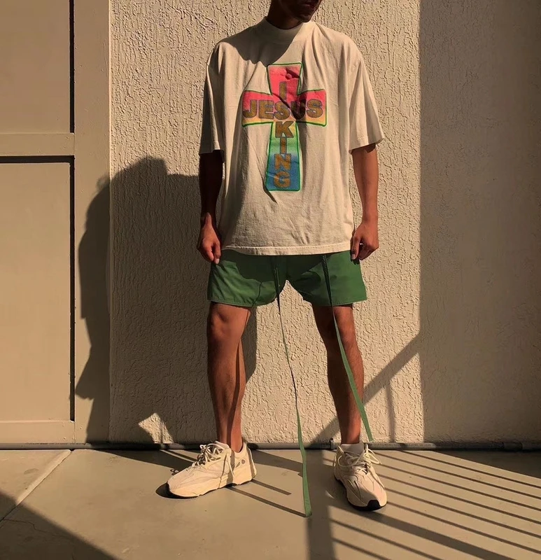 

2021 1:1 Version Kanye West Jesus Is King Rainbow Cross Foam Print T-Shirt Hip Hop High Street Oversize Casual Men Women T Shirt