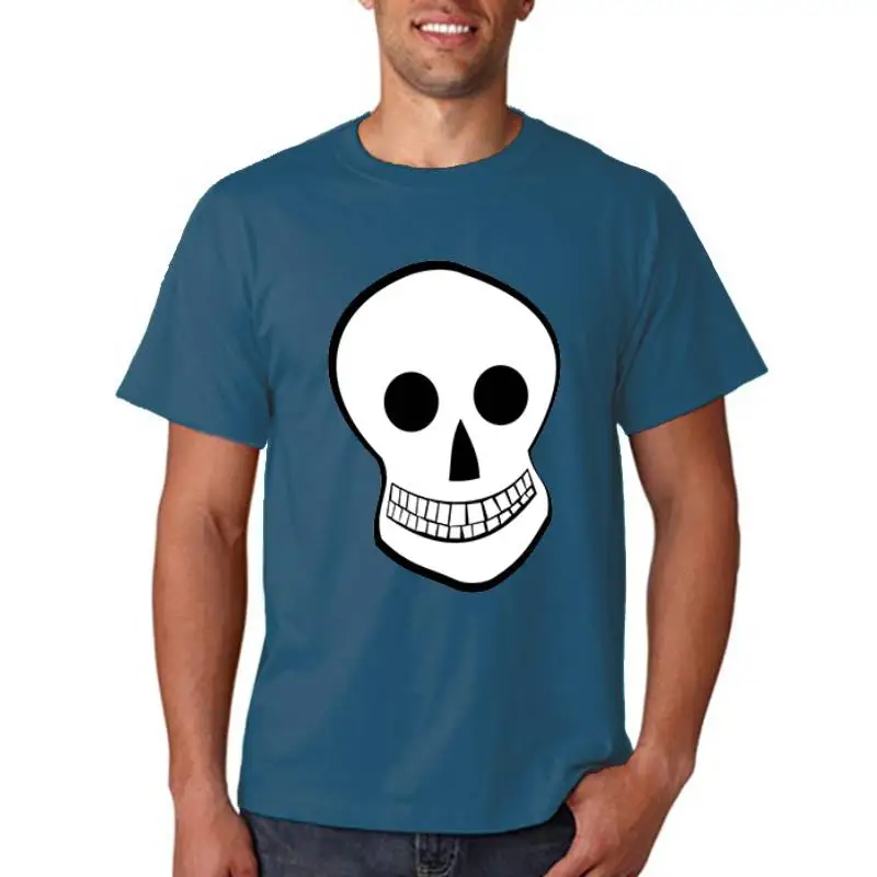 

Женская футболка с коротким рукавом и принтом черепа