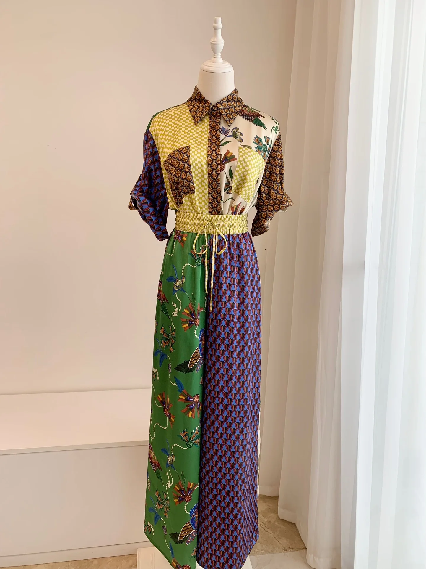 

Комплект женских блузок из 100% шелка с лоскутным цветочным птичьим принтом с коротким рукавом Топ или брюки с эластичной талией и широкими штанинами