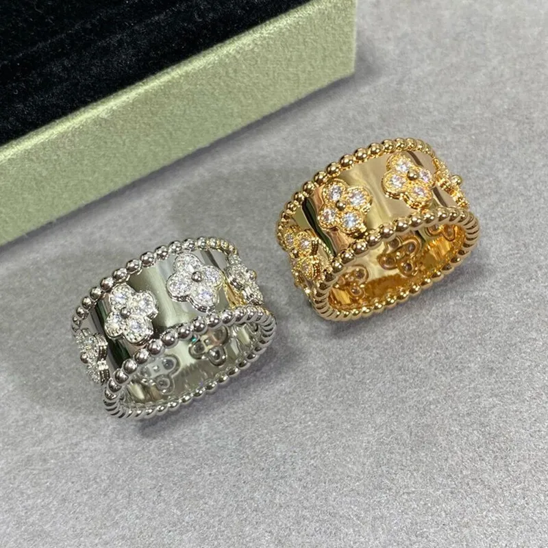 

Женское кольцо-Калейдоскоп из серебра 925 пробы