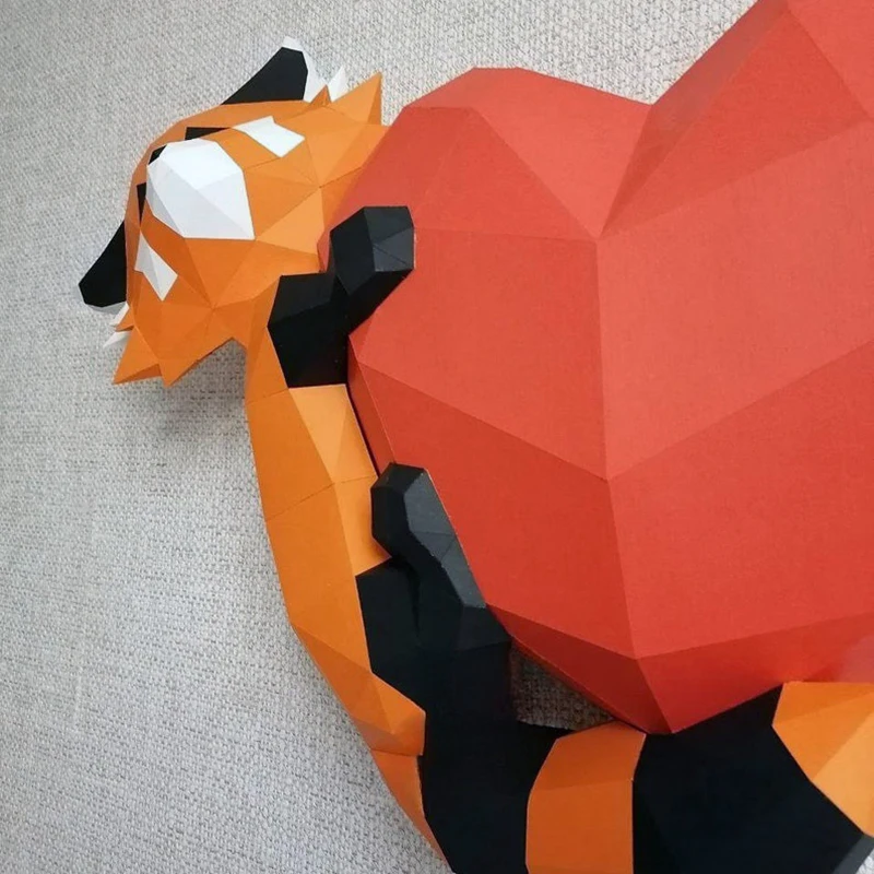 Красная панда держит любовь бумажная модель украшение для стены домашний декор