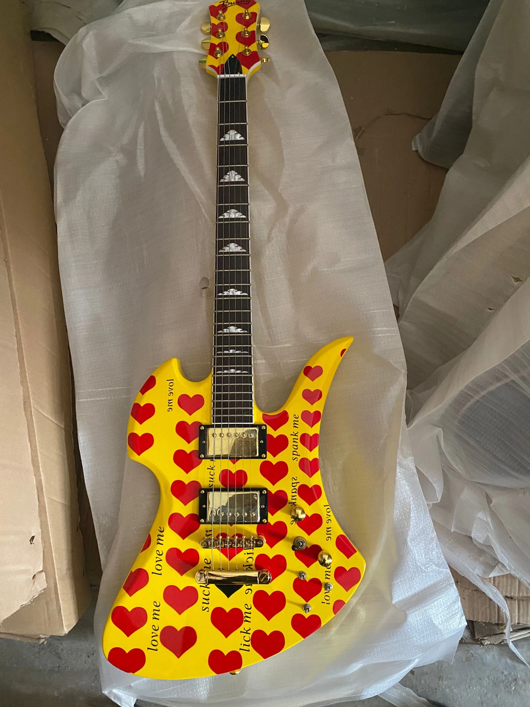

Китай сделал красный Brian May Electirc гитары правая левая рука 24 лада 3 ожога три звуковые пикапы Wilkinson Tremolo мост новый