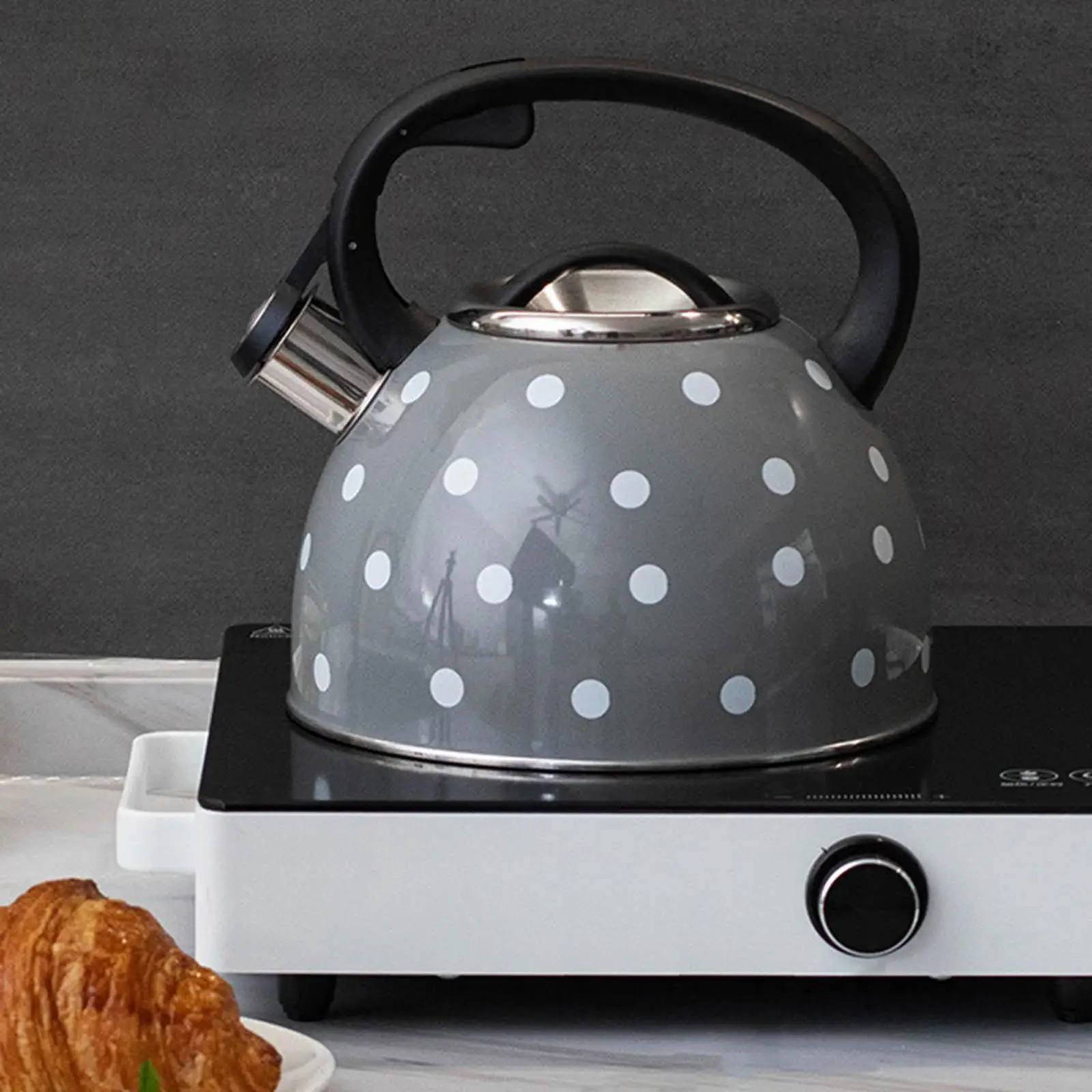 

Whistling Kettle with Heat Resistant Handle Hiking Teapot for Boiling Coffee