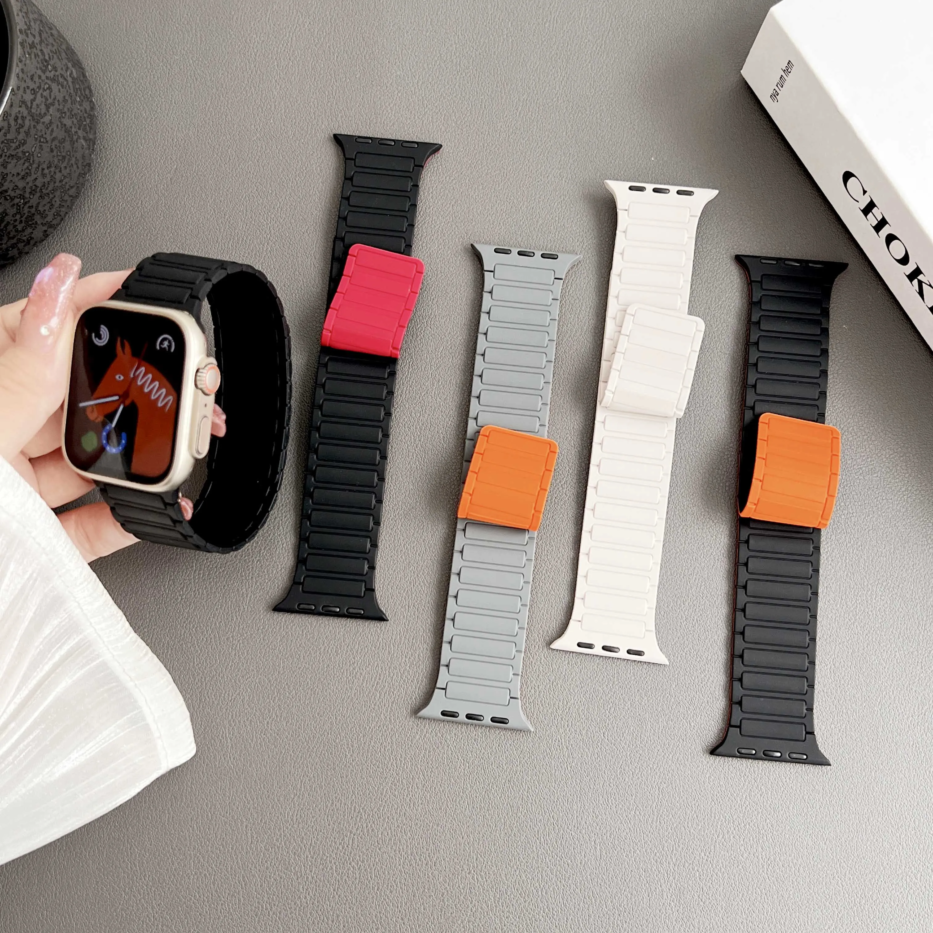 

Soft Silicone Band For Apple Watch Ultra 49mm 45mm 44mm 41 42mm 40mm 38mm Magnetic Band For iWatch Series 8 7 6 5 4 se Bracelet