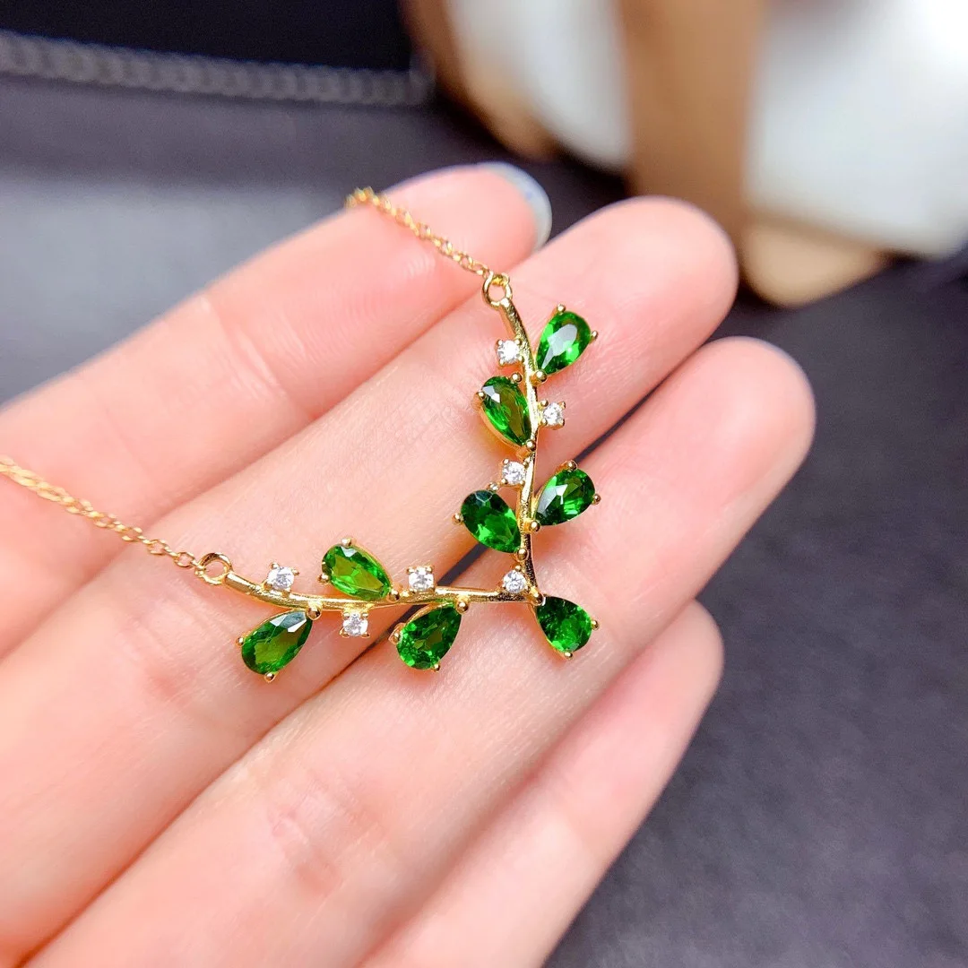 

Live imitation natural Russian diopside antler pendant plated 18k yellow gold one deer has your necklace woman