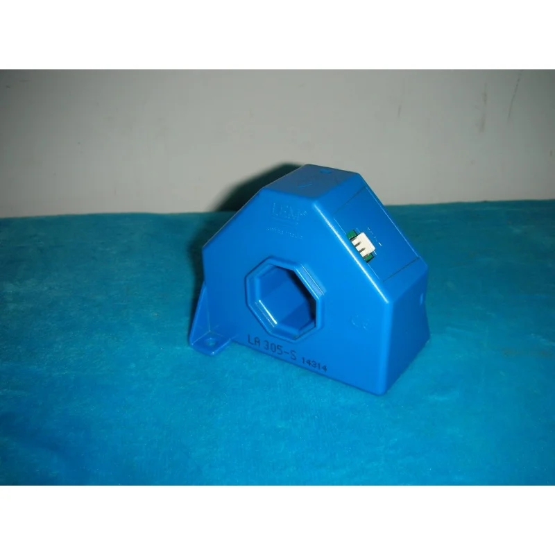 

1PC USED LA305-s lime LEM hall effect current sensor