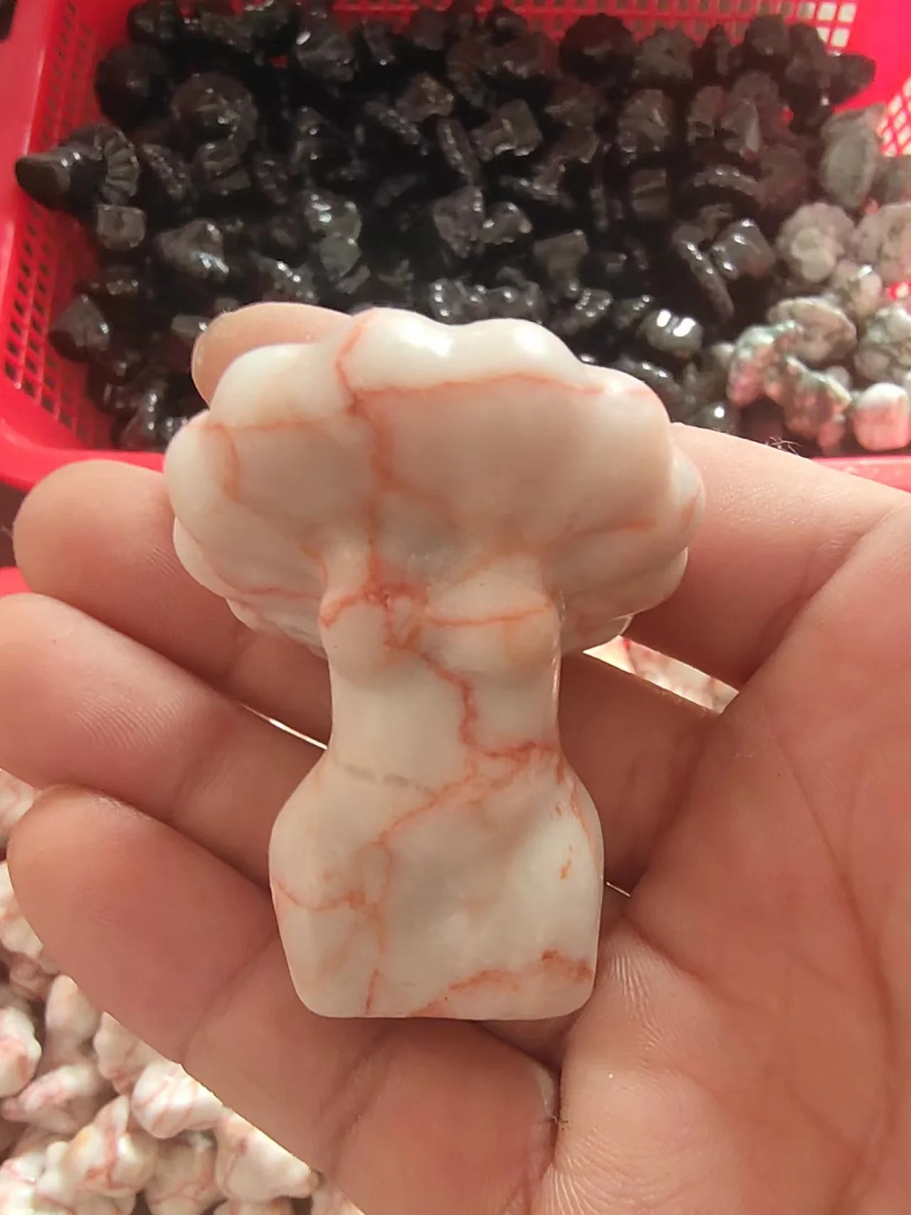 

Черный камень. Хрустальный гриб для тела, ручная работа, Кварцевая модель, женский корпус, хрустальные поделки