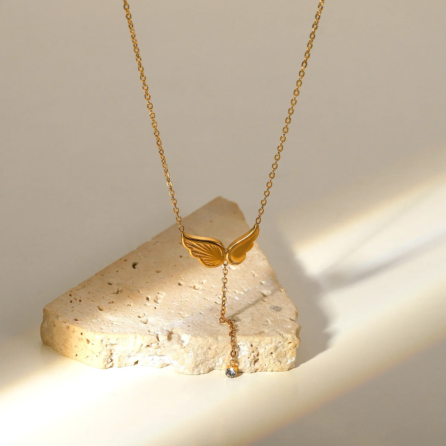 

Asymmetric Wings Pendant Necklace 18K Gold Zircon Tassel Charm Necklace for Women Fashion Stainless Steel Jewelry Festival Gift