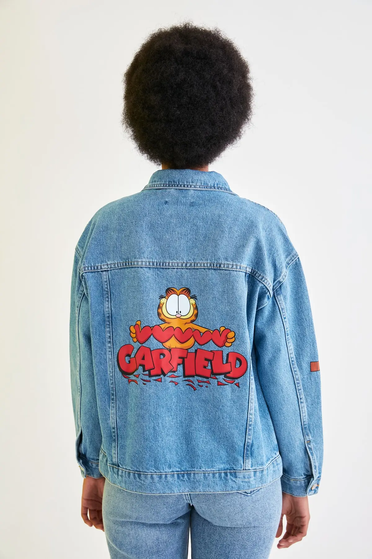 

Trendyol Garfield Licensed Printed Denim Jacket TWOSS21CE0065