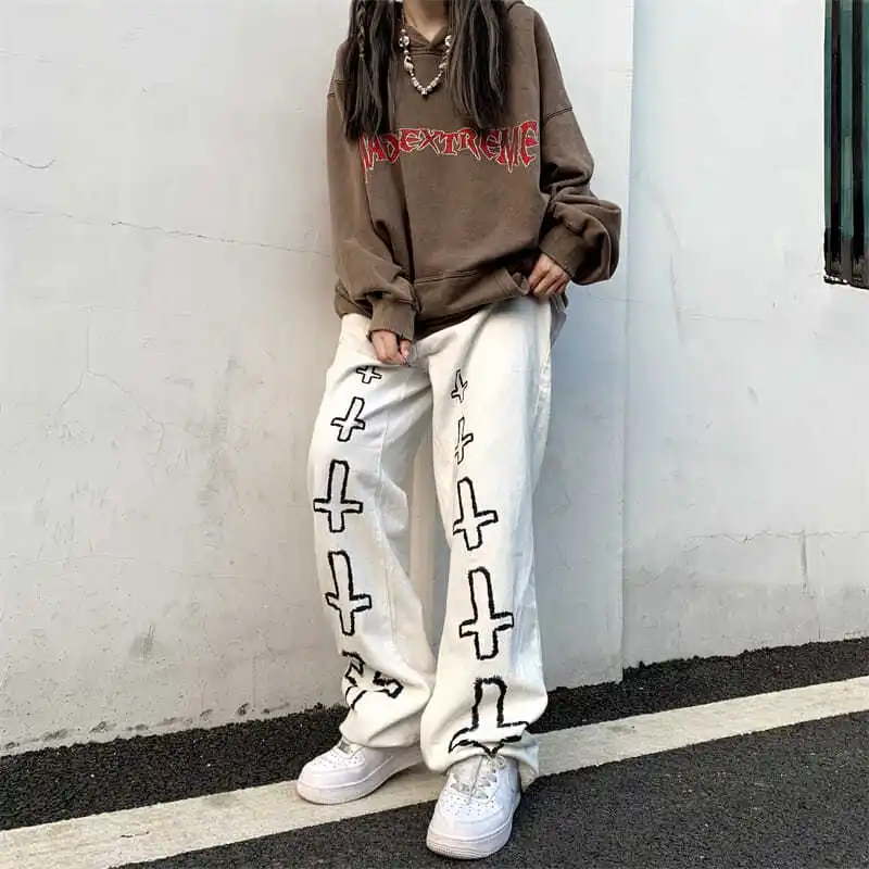 Рисунок 3 - Женские джинсы с мешковатым принтом