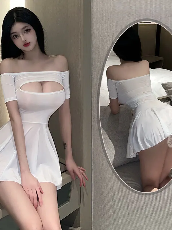 Женское короткое платье с открытыми плечами