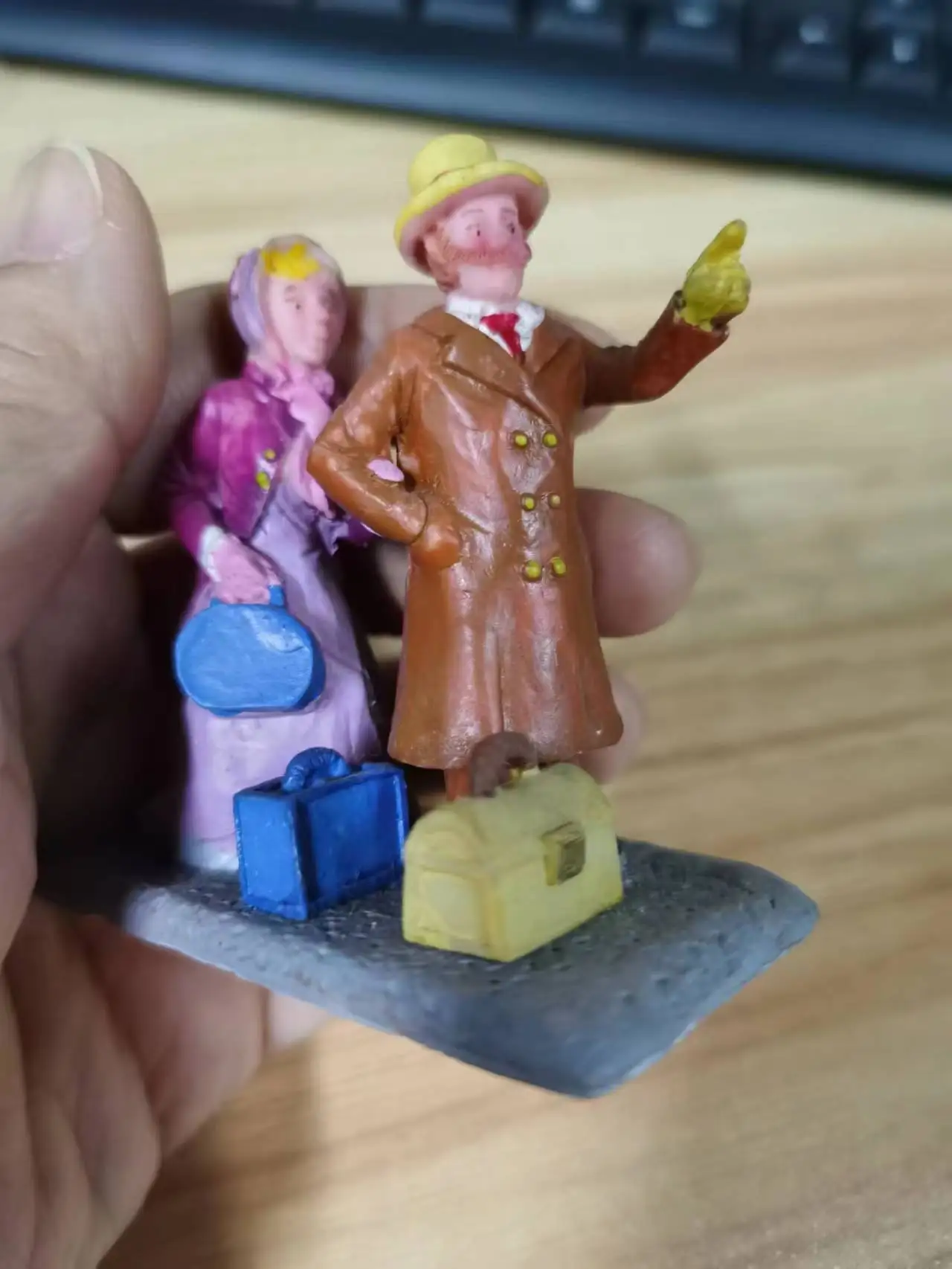 

Статуэтка из канифоли