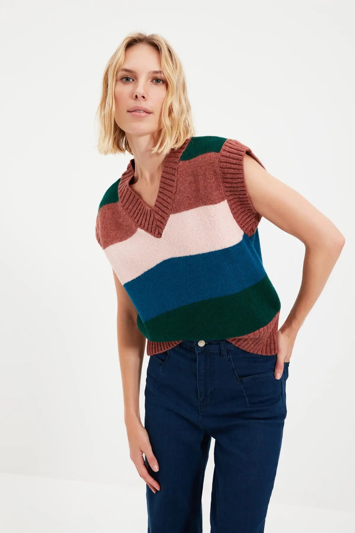 

Trendyol With Color Block Knitwear Jumper TWOAW22BZ0003