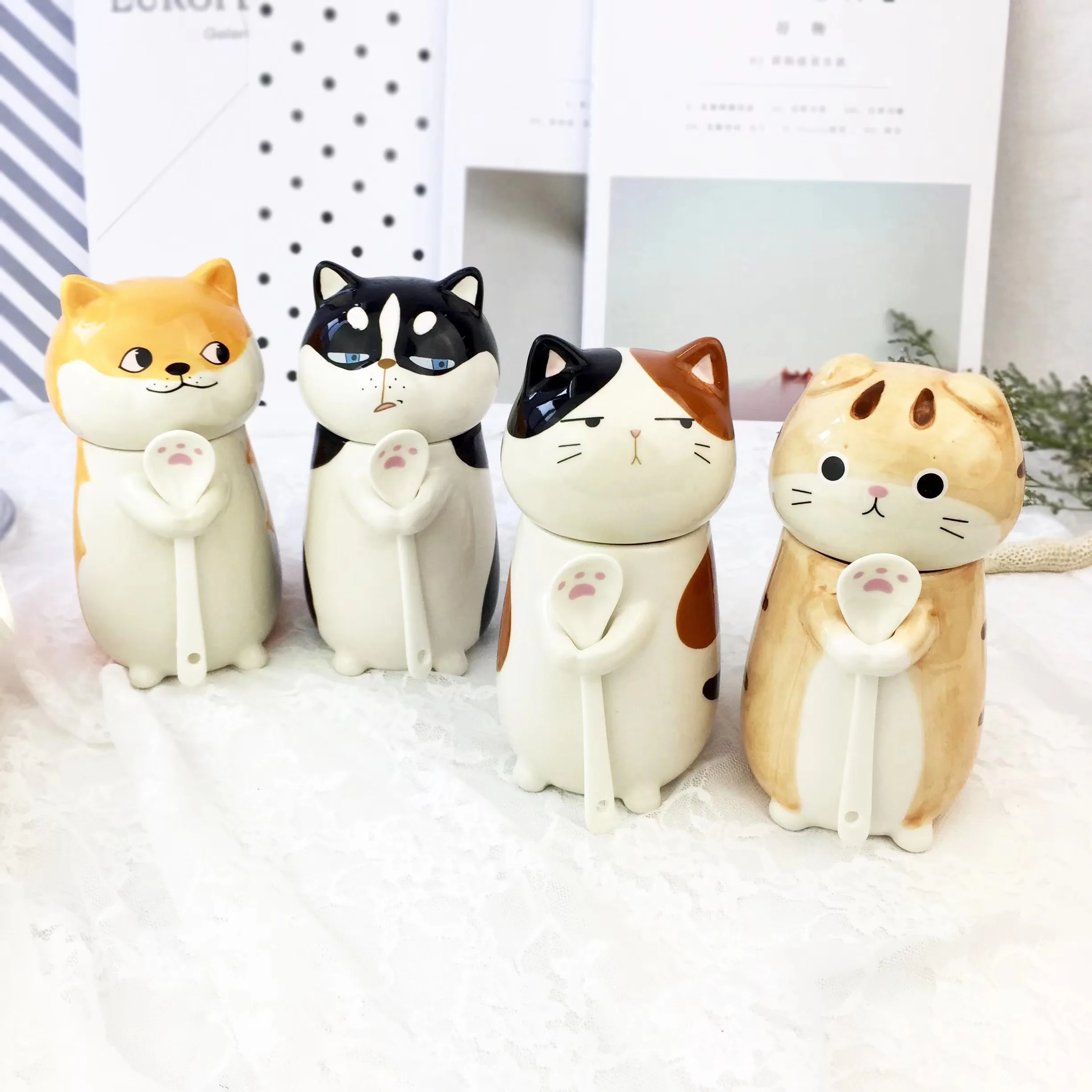 

Кружка в виде кошачьей лапы, креативная керамическая кружка в виде кошки и животного, подарок на день рождения, с крышкой, ложкой, чашка для воды