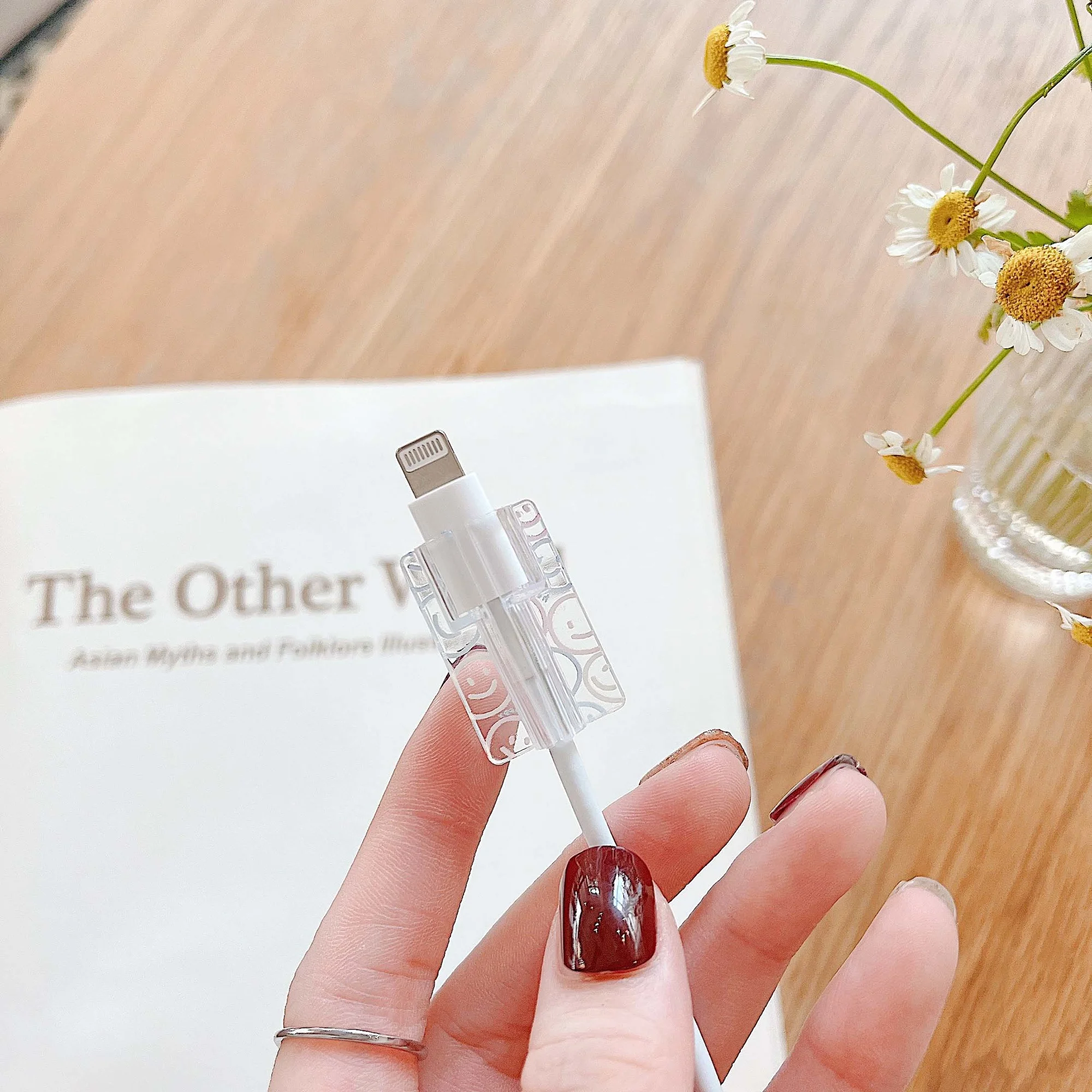 Симпатичный смайлик зарядный USB-кабель для наушников кабель передачи данных iPhone