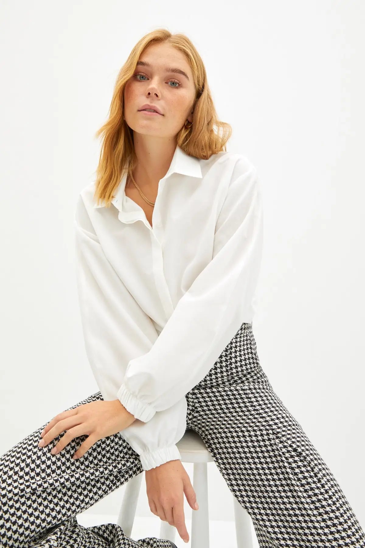 

Trendyol Loose Shirt TWOAW22GO0847