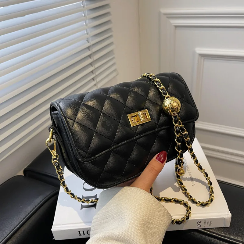 

2022 New Simple Fashion Lingge Small Fragrance One Shoulder Messenger Chain Bag Small Golden Ball Small Square Bag