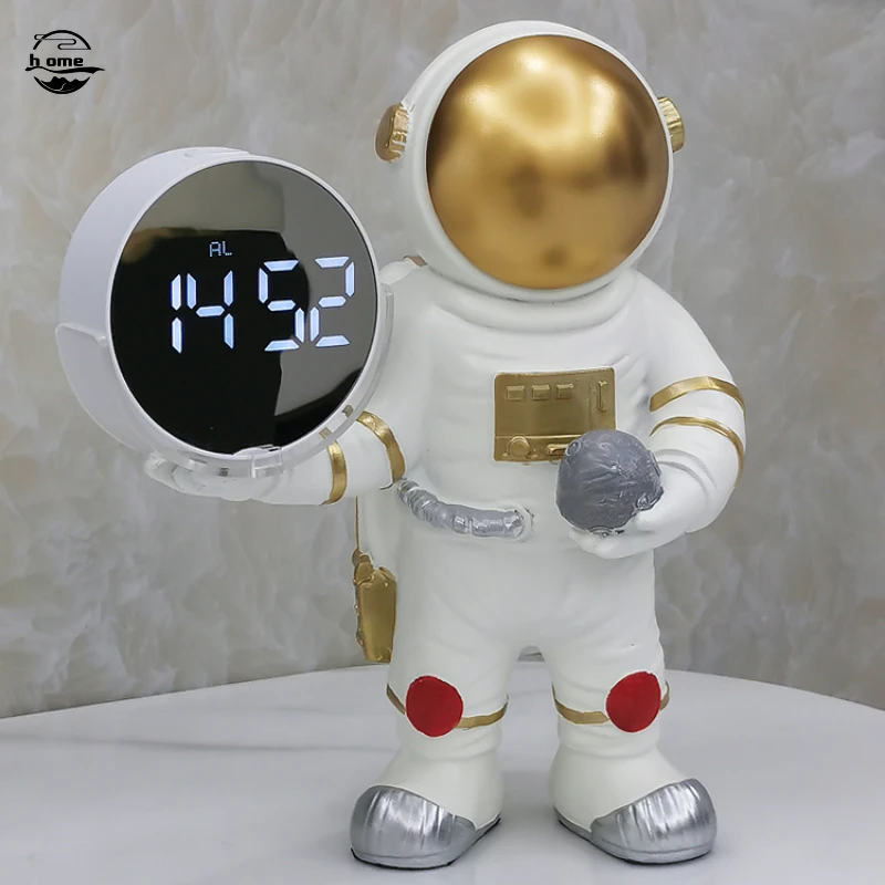 

Small Astronaut Clock 8 Inches Resin Crafts Astronaut Alarm Clock Home Decoration Modern Living Ornaments Wallclock Wanduhren