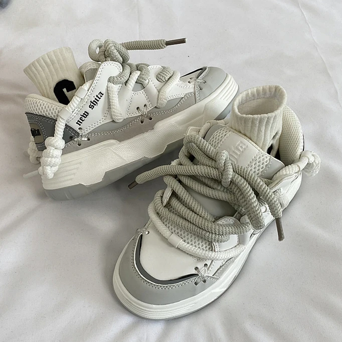 

Женские кроссовки со шнуровкой, черные повседневные кроссовки на плоской вулканизированной подошве