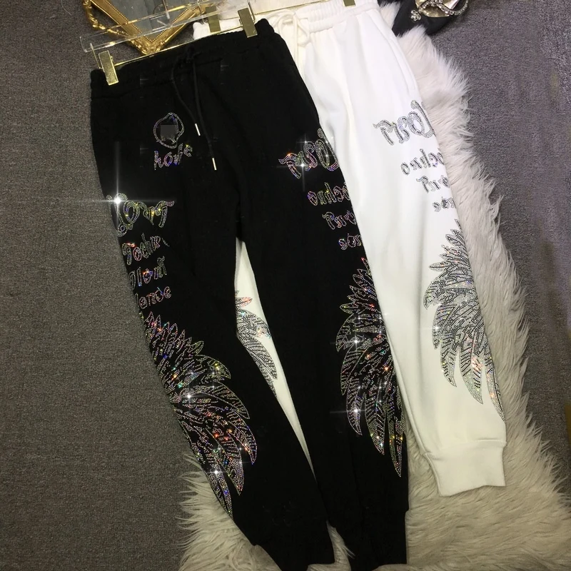 

Blingbling Letters Hot Drilling Thicken Fleece Sweatpants Women Luxury Wings Drawstring Elastic Waist Casual Sports Pants Winter