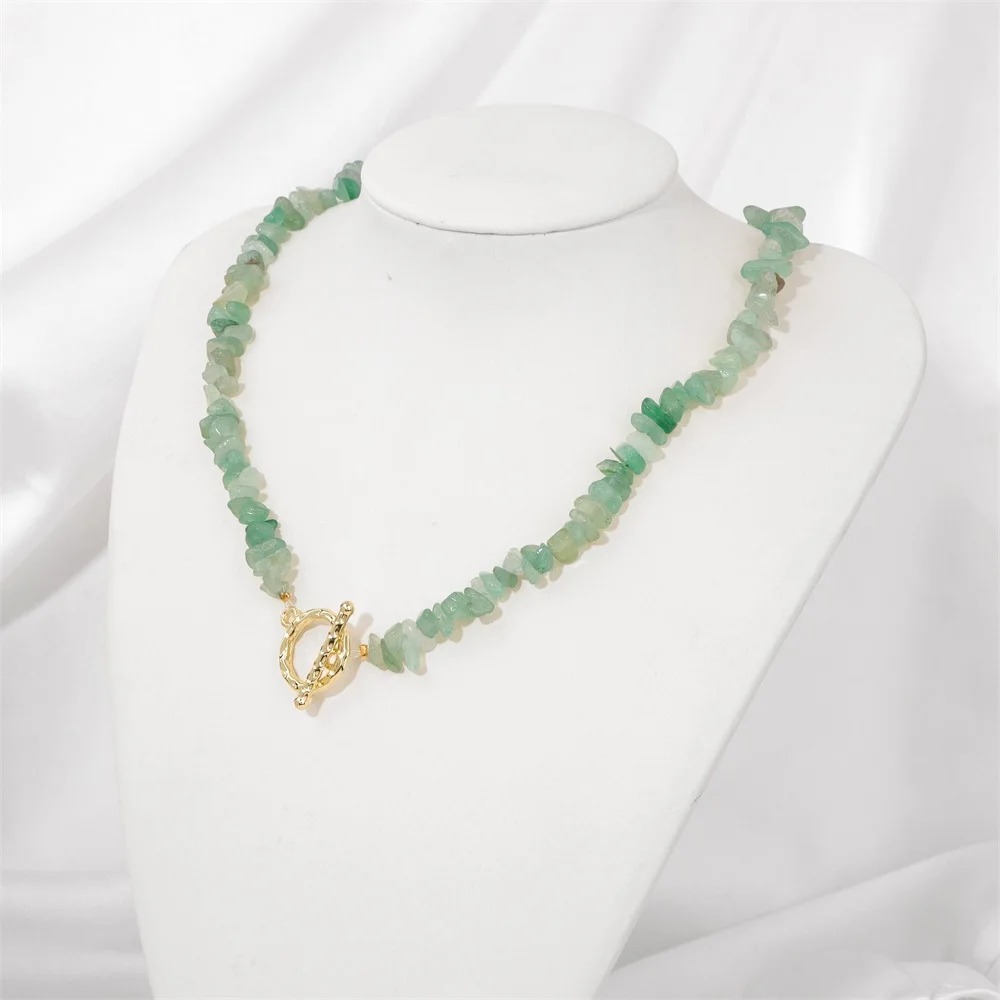 Ожерелье из натурального камня