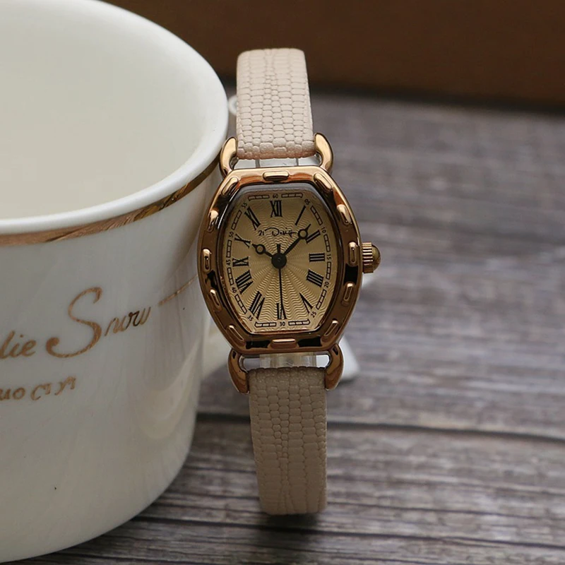 

2023 Hot Sales Barrel Shaped Minimalist Female Wrist Fashion Trend Temperament Belt Quartz Watch Small Fresh Women's Watch