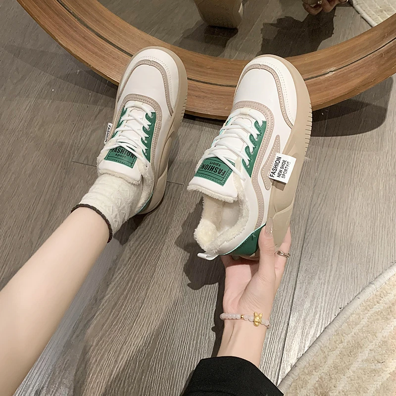 Кроссовки женские на шнуровке Вулканизированная подошва средний каблук разные