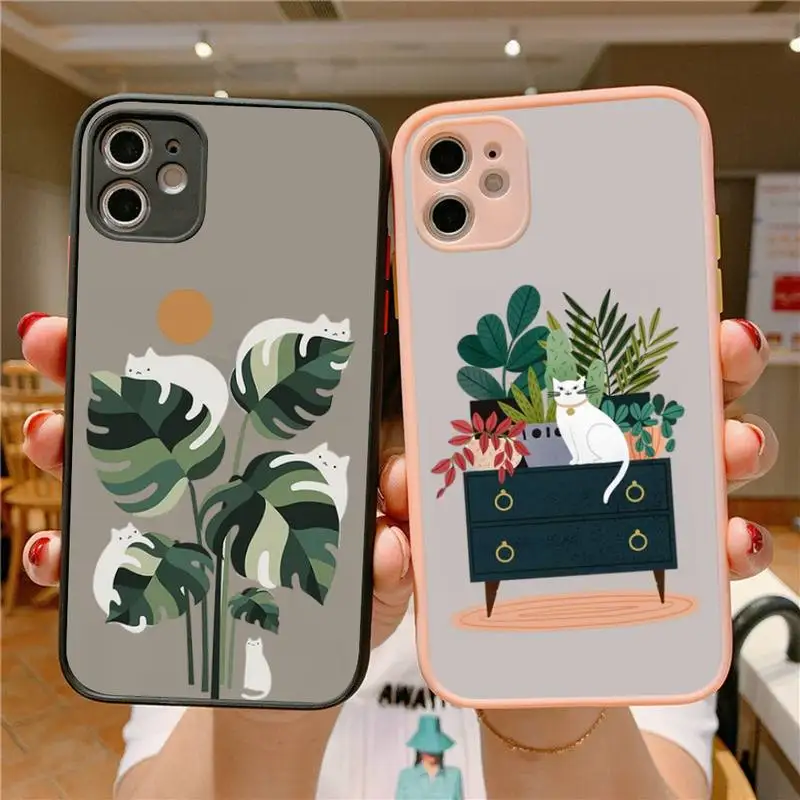 

Retro Banana Leaf Plant Cute Cat Phone Case for iPhone X XR XS 7 8 14 Plus 11 12 13 pro MAX 13mini Translucent Matte Case