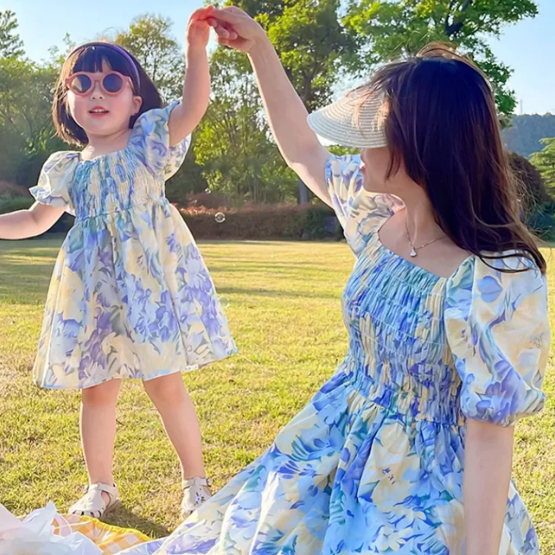 Mother and Daughter Equal Dress 2023 New Family Matching Outfits Women Baby Floral Dresses French Style Children Girls Clothing