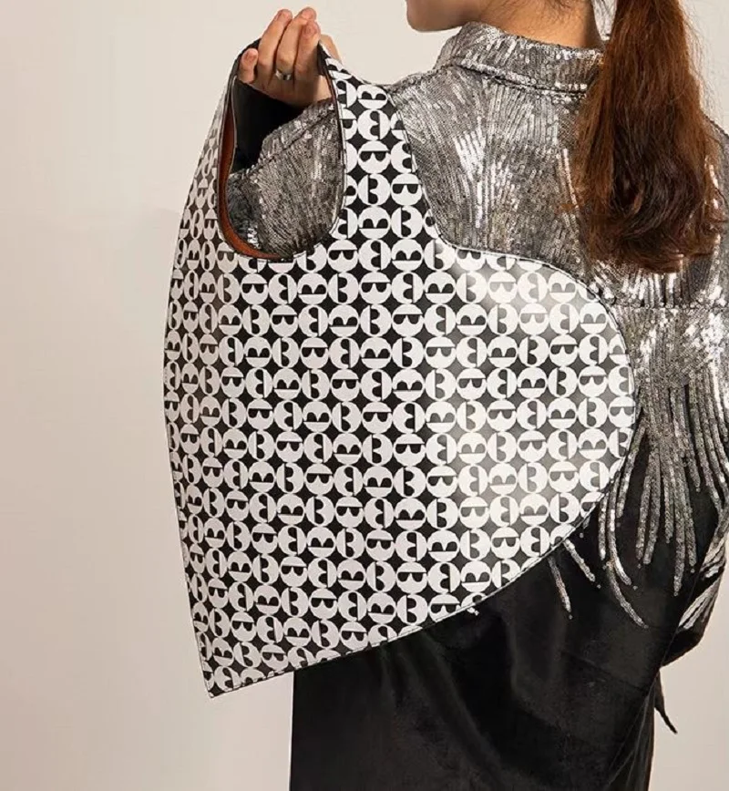 

Женские дизайнерские сумки из высококачественной искусственной кожи, вместительная дамская сумочка с принтом Love, женская сумка в форме сер...