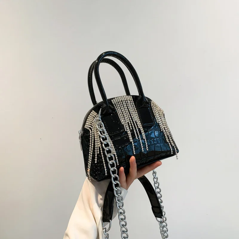 

Korean version of the fashion bag women's bag 2023 new high-grade alligator mini shell bag with a single shoulder bag