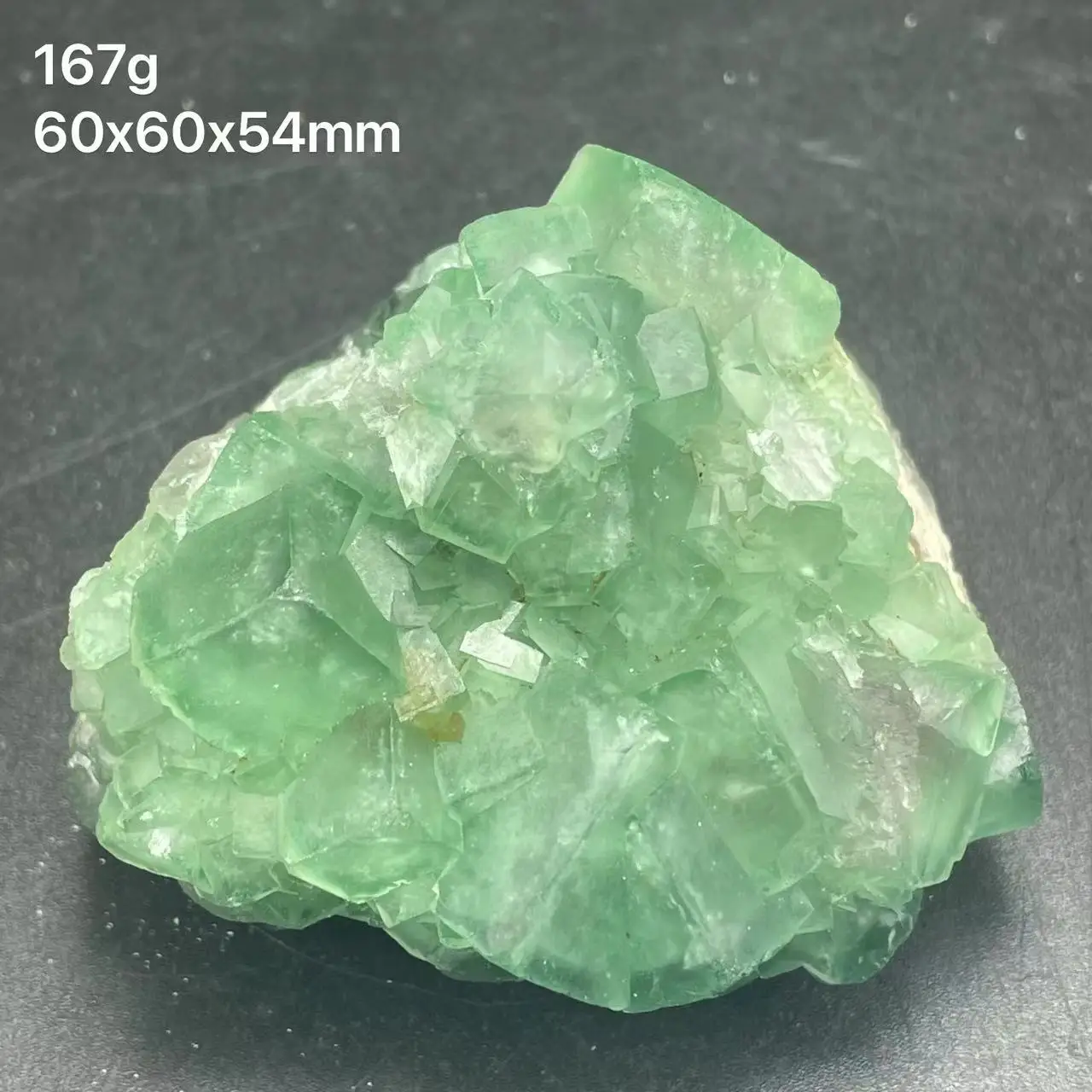 Новинка! 100% натуральный кубический кластер флюорита УФ-синий из Мадагаскара