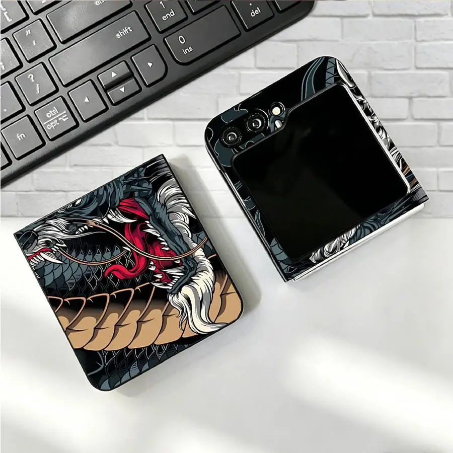 Фото Чехол-накладка для Samsung Galaxy Z Flip 7 6 5 4 3 Flip4 Flip3 Flip6 Flip7 FE Flip5 с дизайном Дракон №3