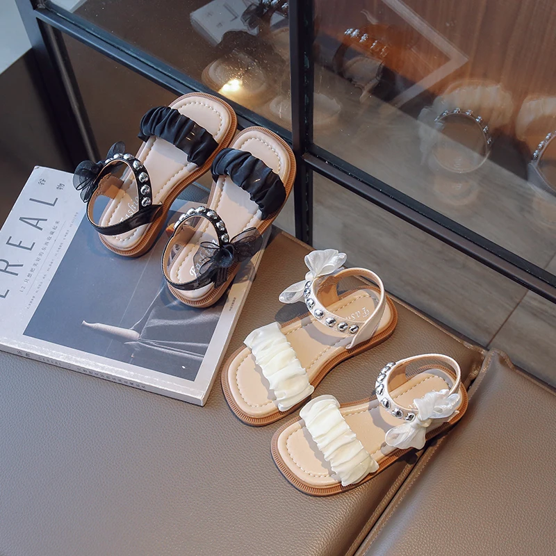 

2023 Summer Baby Girls Sandals Soft Breatheable Kids Fashion Fashion Bow Silver Love Chic Child Shoes for Party Wedding Show New