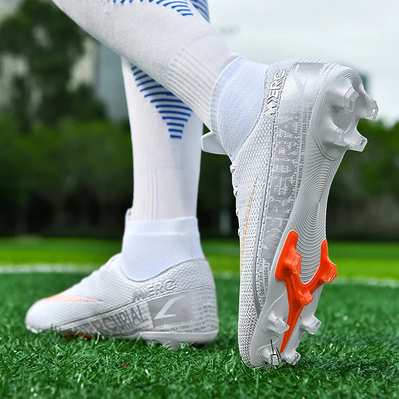 Classic Long Spike Men's Soccer Shoes High-Top Mesh Lace Up Breathable Teenagers Football Boots Male Soccer Training Footwear FG