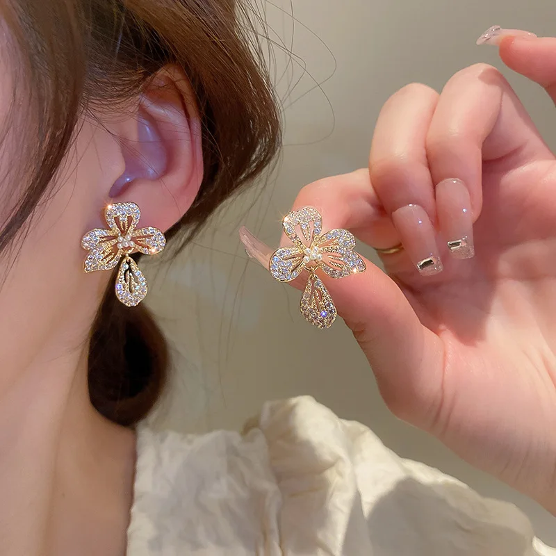 

New Arrival Gorgeous Big Flower Stud Earring for Women Wedding Engage Dance Party Noble Brilliant Zircon Stone Pearl Earrings