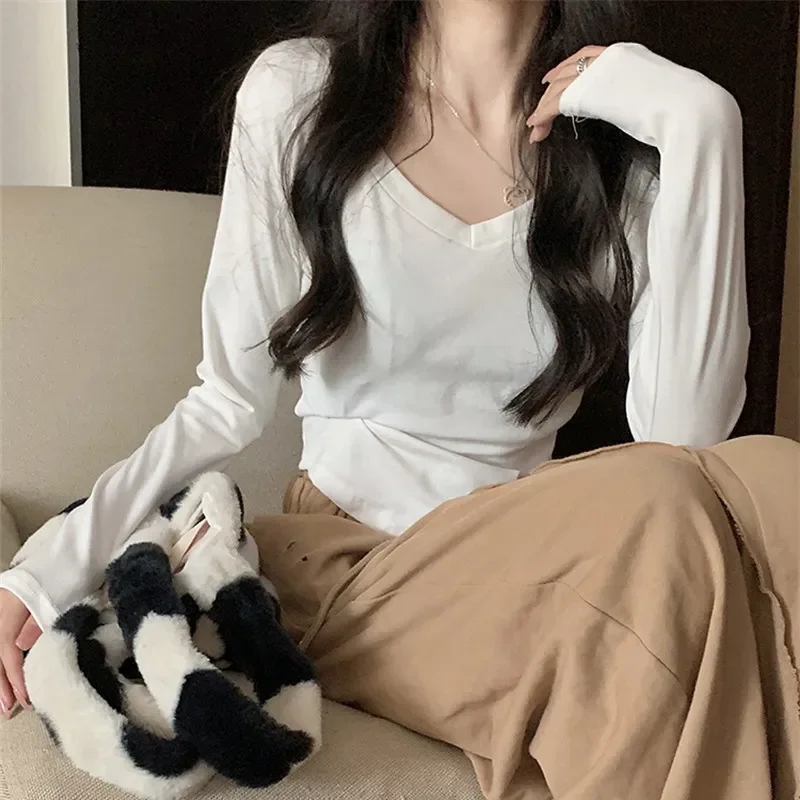 Женская весна-осень 2024 новая футболка в корейском стиле с v-образным вырезом