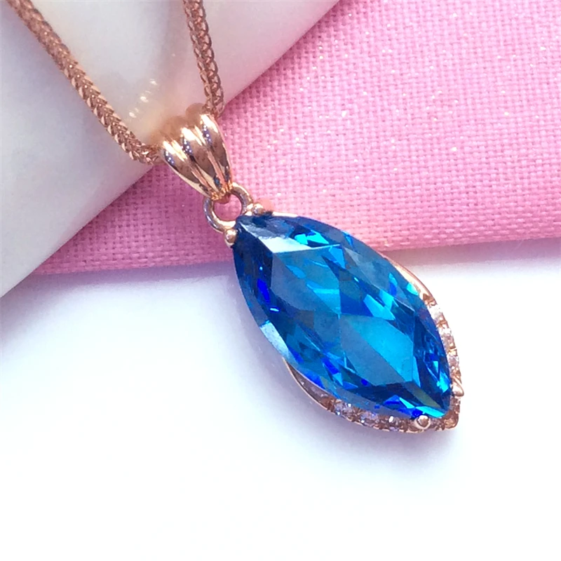 

Ожерелье с подвеской из розового золота в русском стиле