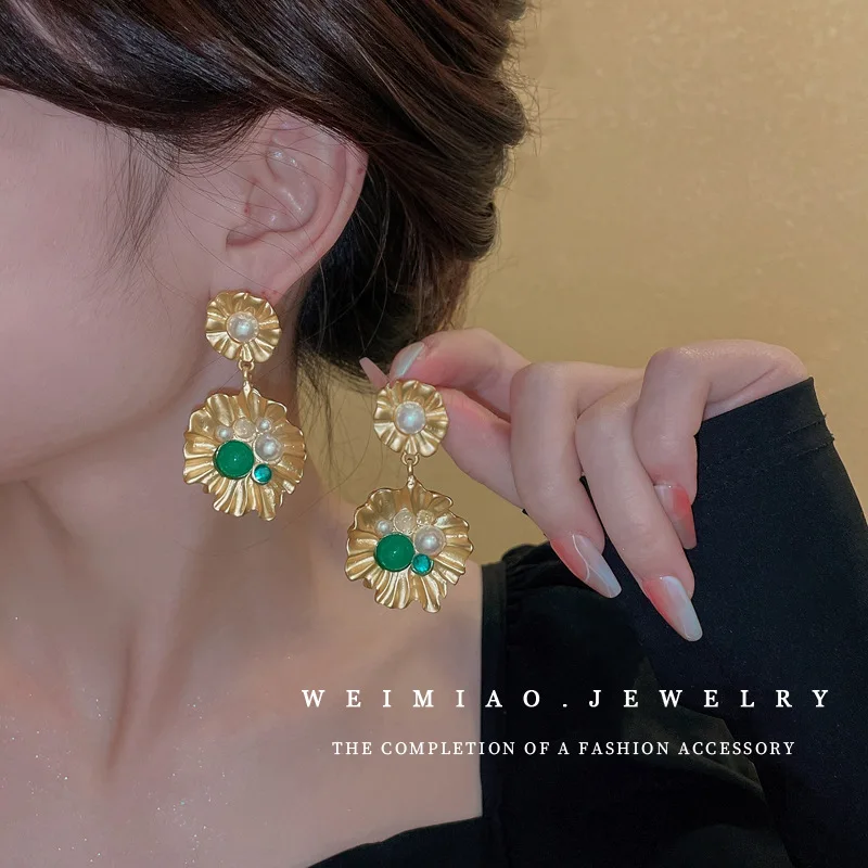 

Silver Needle Pearl Flower Earrings, Japan And INS Niche Creative Earrings, Art And Retro, Versatile High-end Sense Earrings