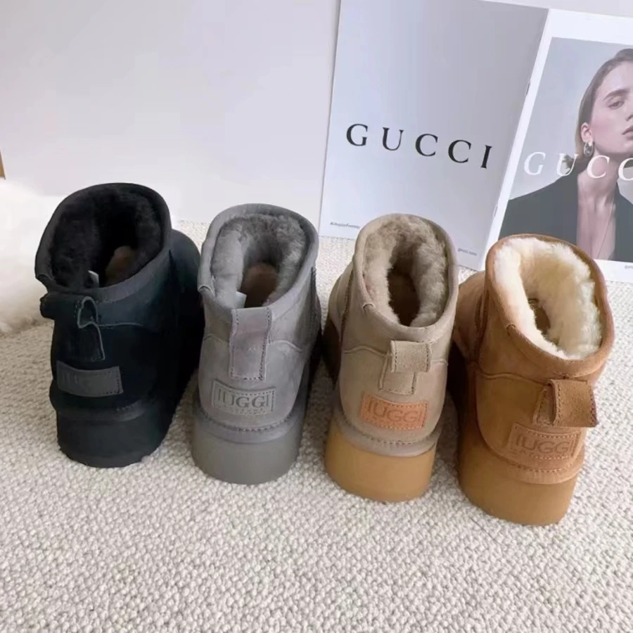 Замшевые женские ботинки челси