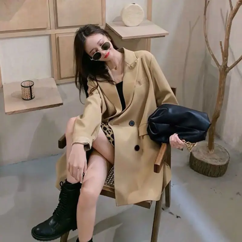 Fashionable Long-sleeved Double-breasted Blazers in Khaki for Women with a Simple Yet Sophisticated Look